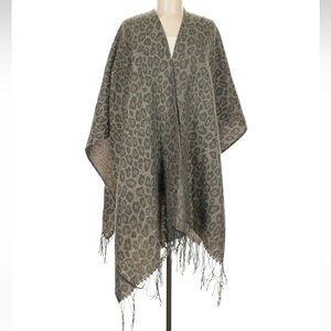 Woolrich Leopard Print Fringe Poncho Shrug Shall Wrap One Size Brown Grey